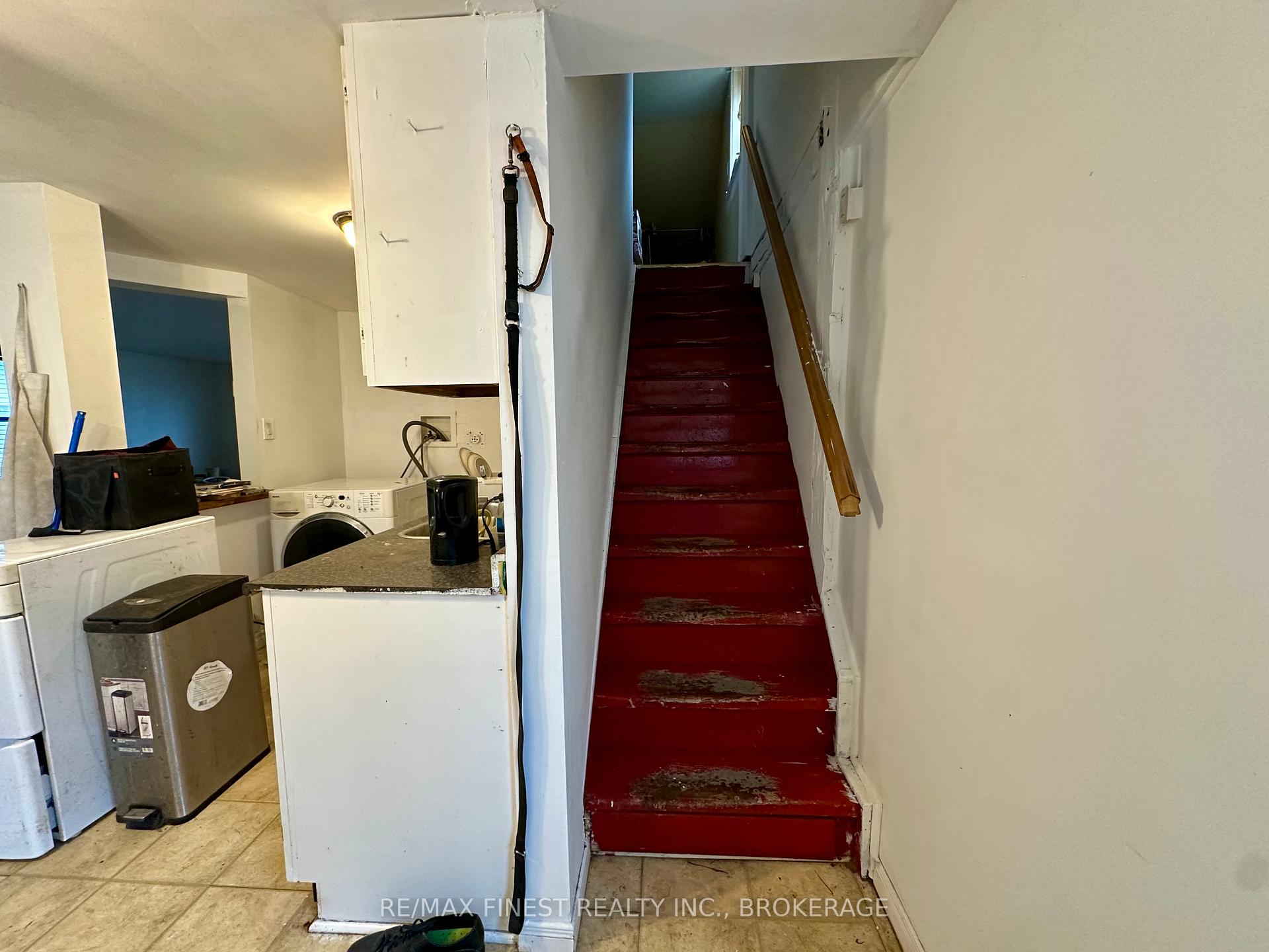 Photo 11 of 27 Hickson Avenue, Kingston, East of Sir John A. Blvd — HOMEH