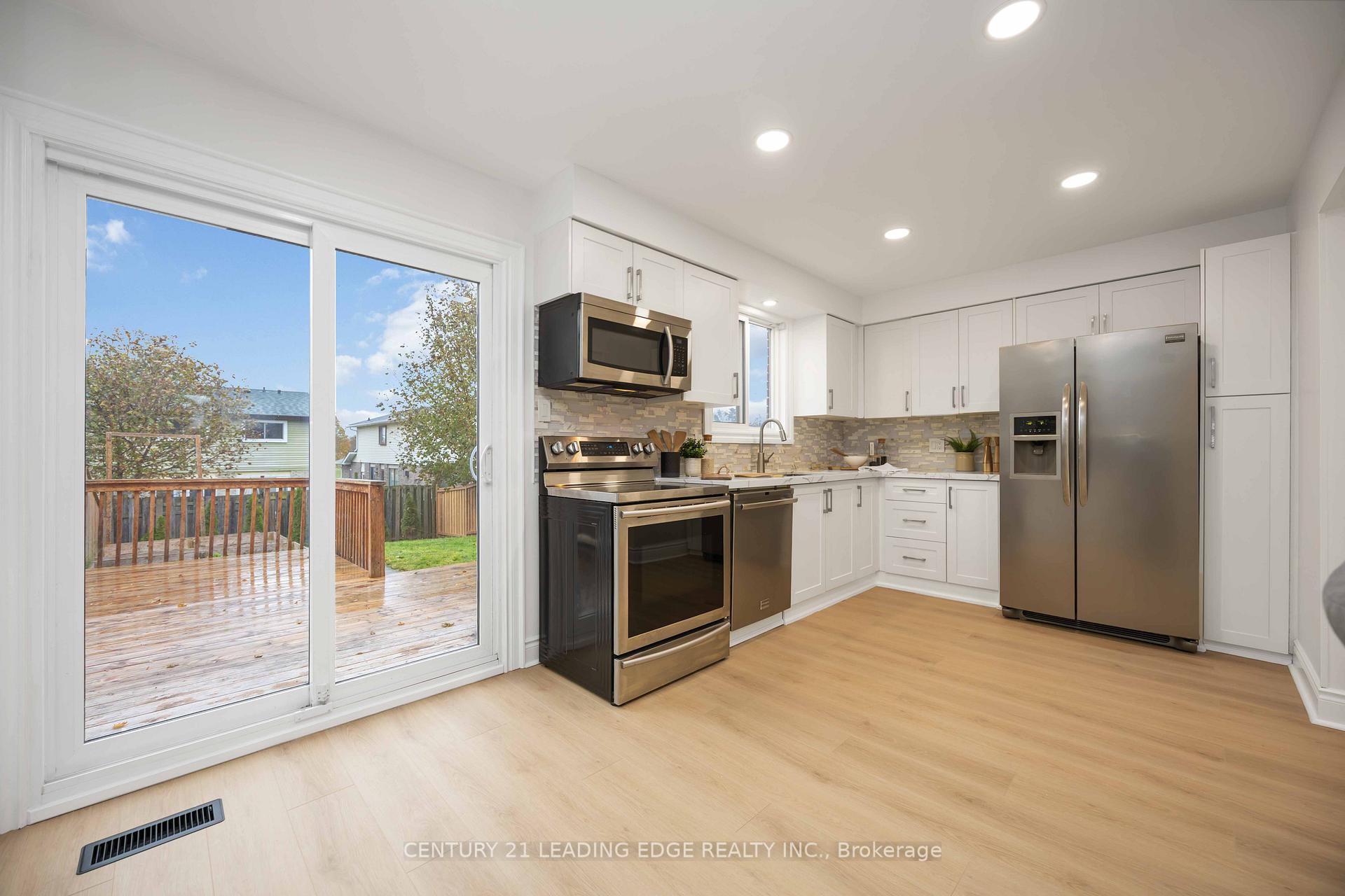 Photo 15 of 544 Lakeview Avenue, Oshawa, Lakeview — HOMEH