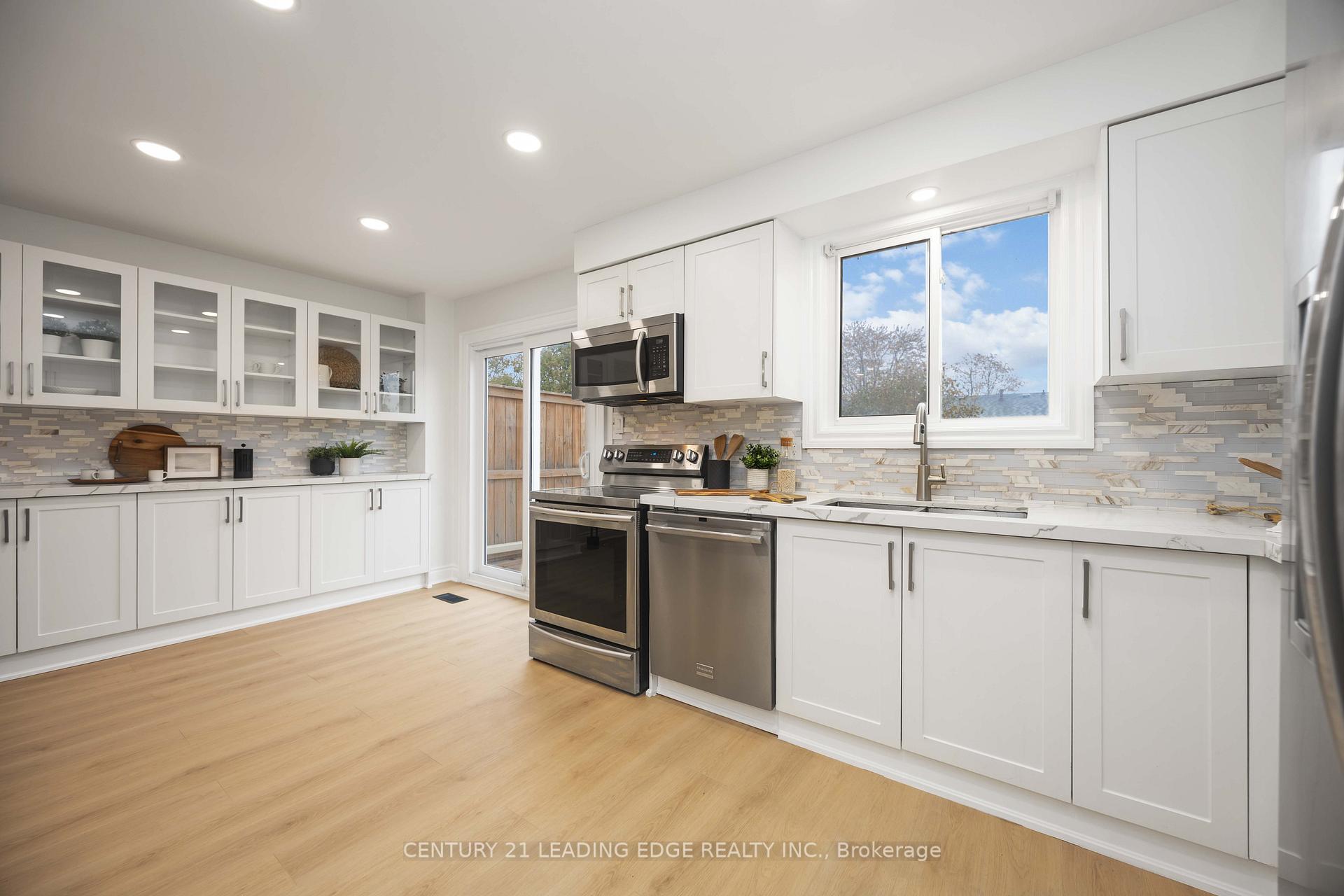 Photo 16 of 544 Lakeview Avenue, Oshawa, Lakeview — HOMEH