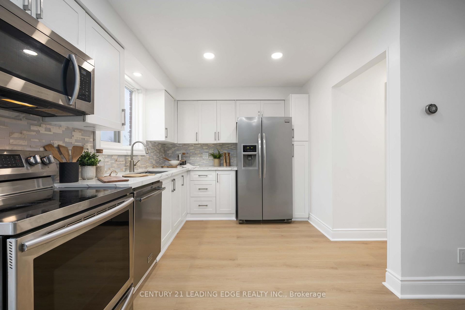 Photo 18 of 544 Lakeview Avenue, Oshawa, Lakeview — HOMEH
