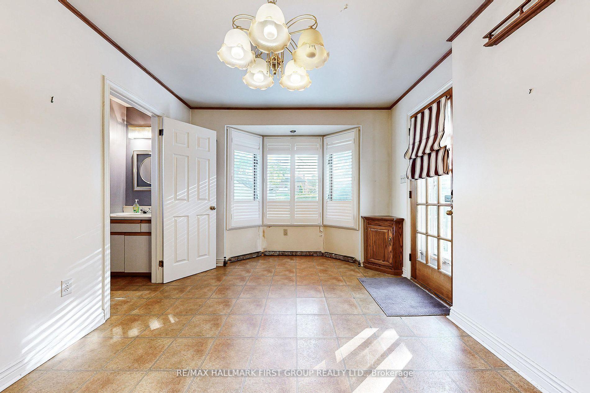 Photo 10 of 481 Simcoe Street N, Oshawa, O'Neill — HOMEH
