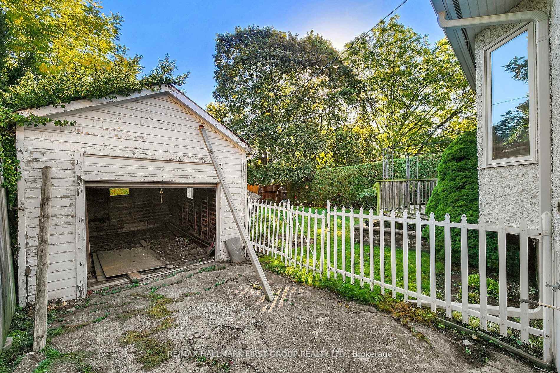 Photo 36 of 481 Simcoe Street N, Oshawa, O'Neill — HOMEH