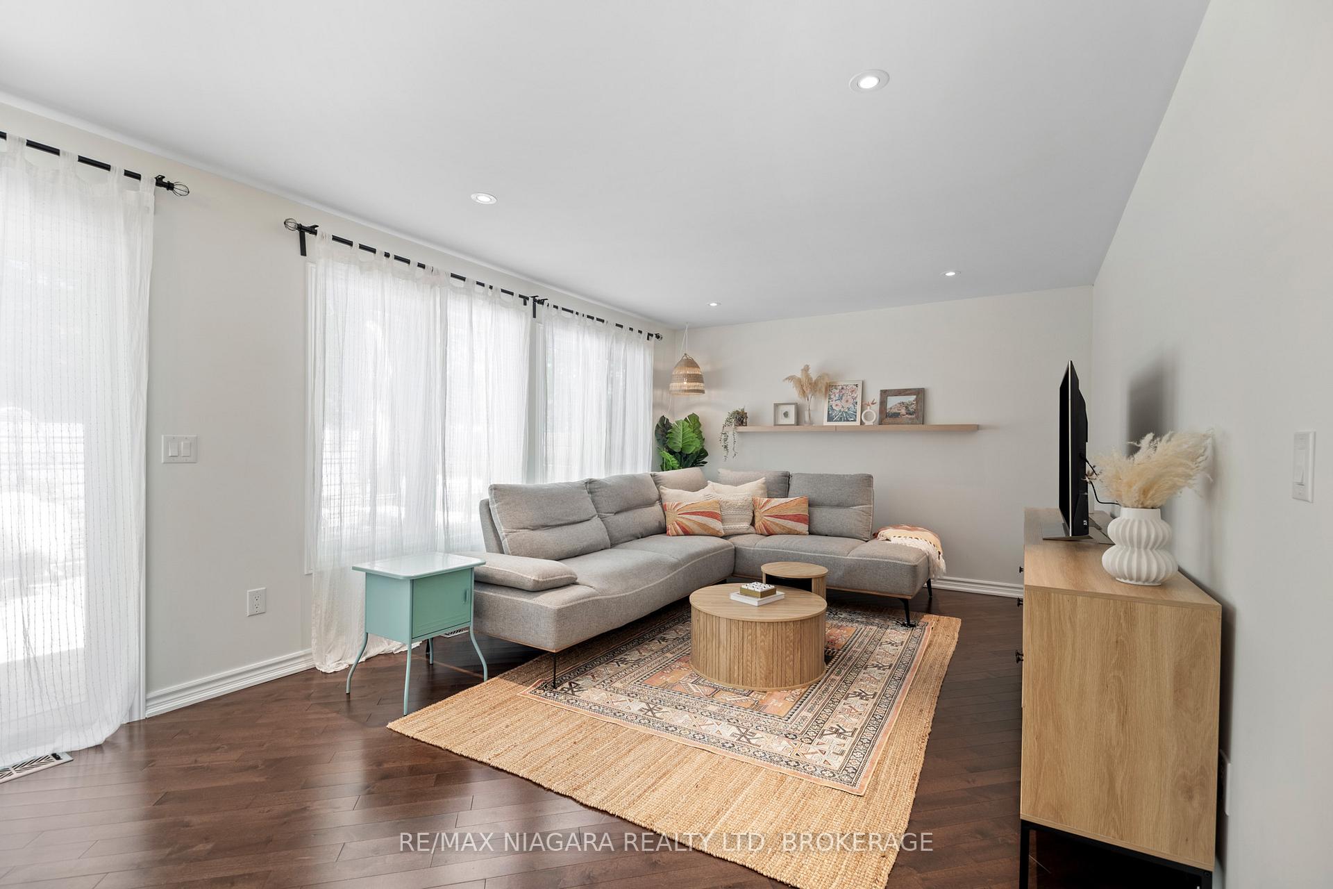 Photo 7 of 811 Foss Road, Pelham, Fenwick — HOMEH