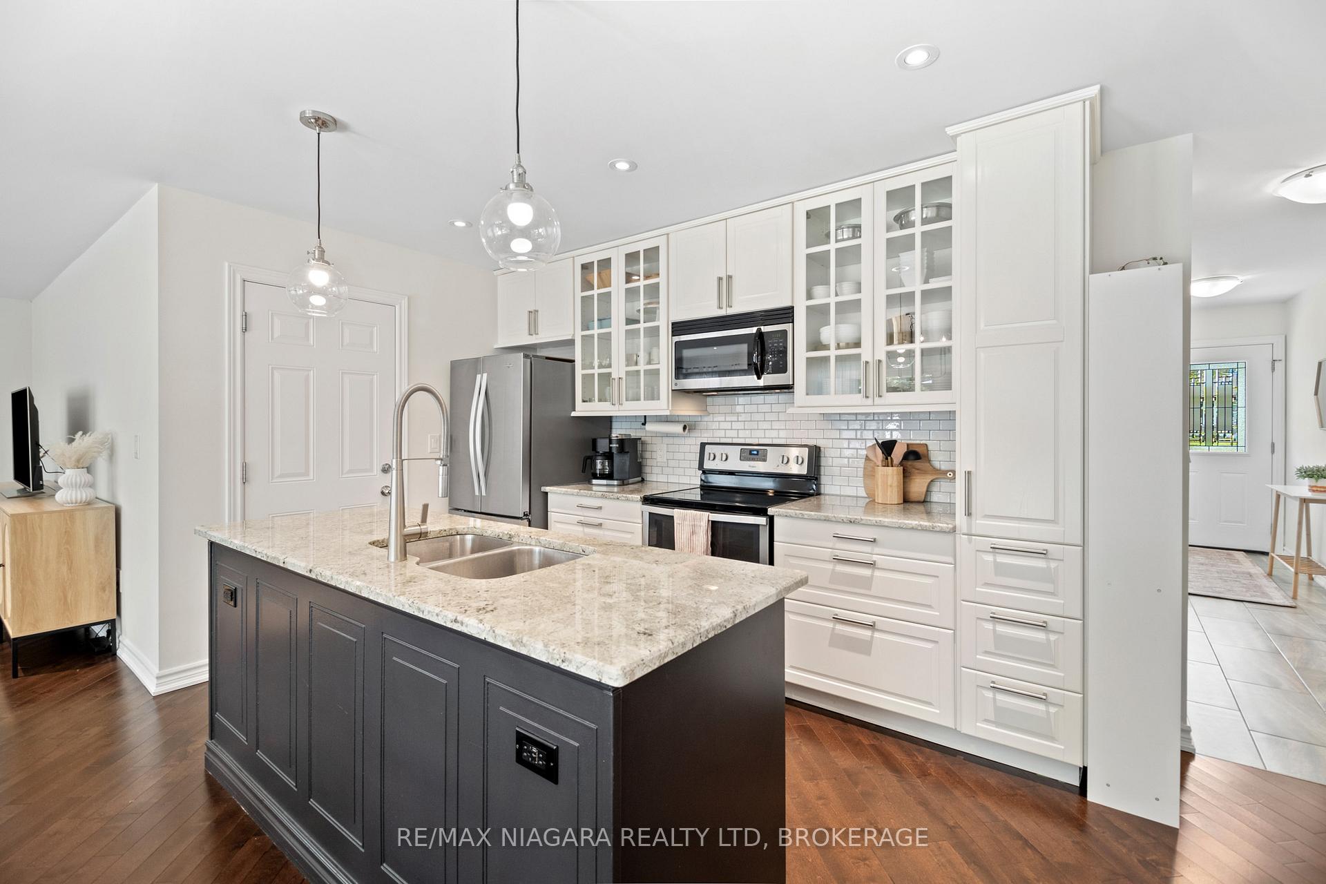 Photo 10 of 811 Foss Road, Pelham, Fenwick — HOMEH