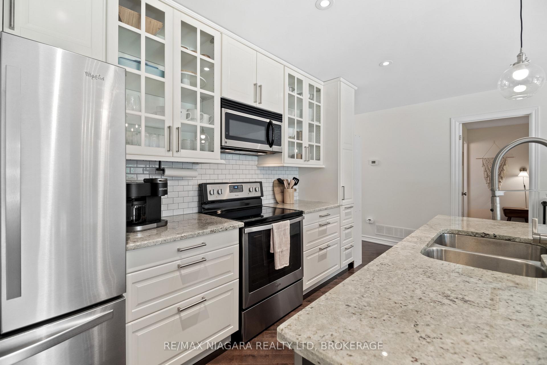 Photo 12 of 811 Foss Road, Pelham, Fenwick — HOMEH