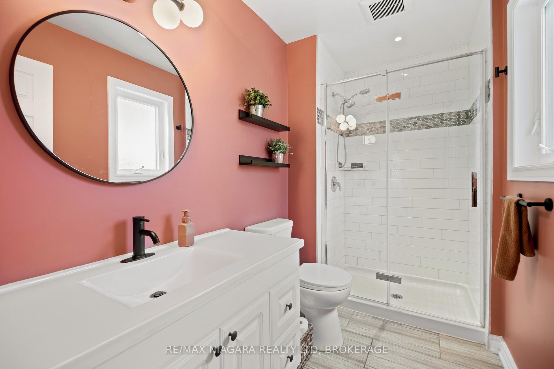 Photo 17 of 811 Foss Road, Pelham, Fenwick — HOMEH