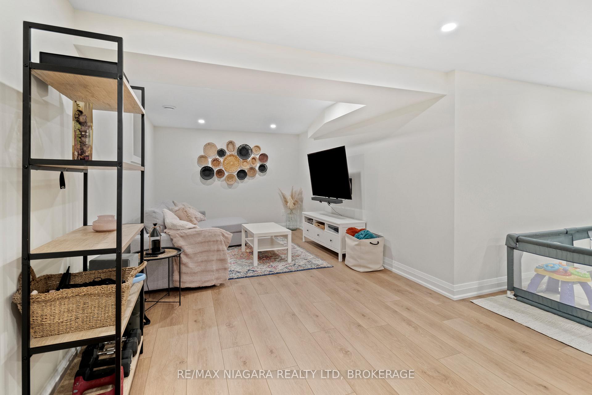 Photo 23 of 811 Foss Road, Pelham, Fenwick — HOMEH