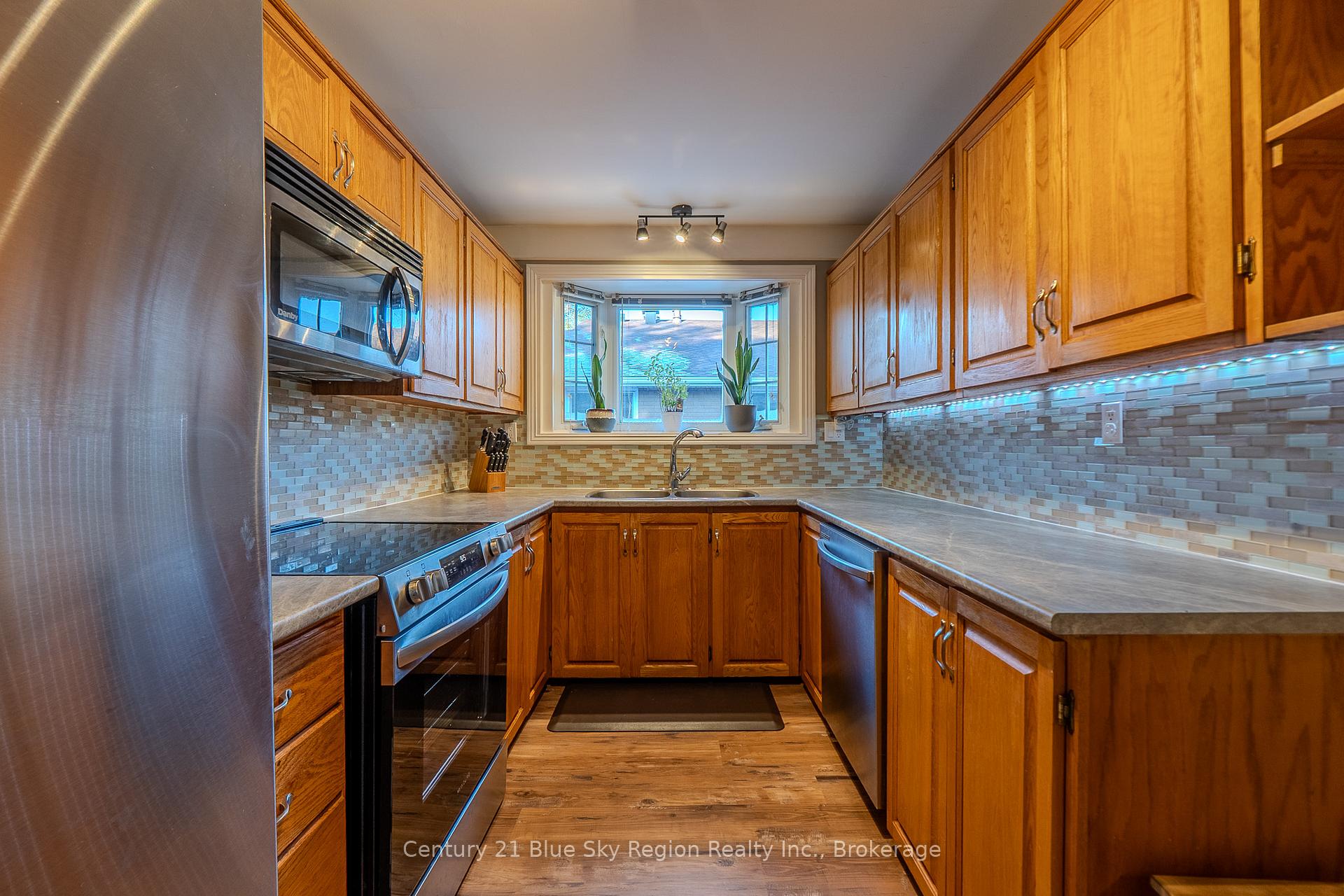 Photo 6 of 859 Tackaberry Drive, North Bay, West End — HOMEH