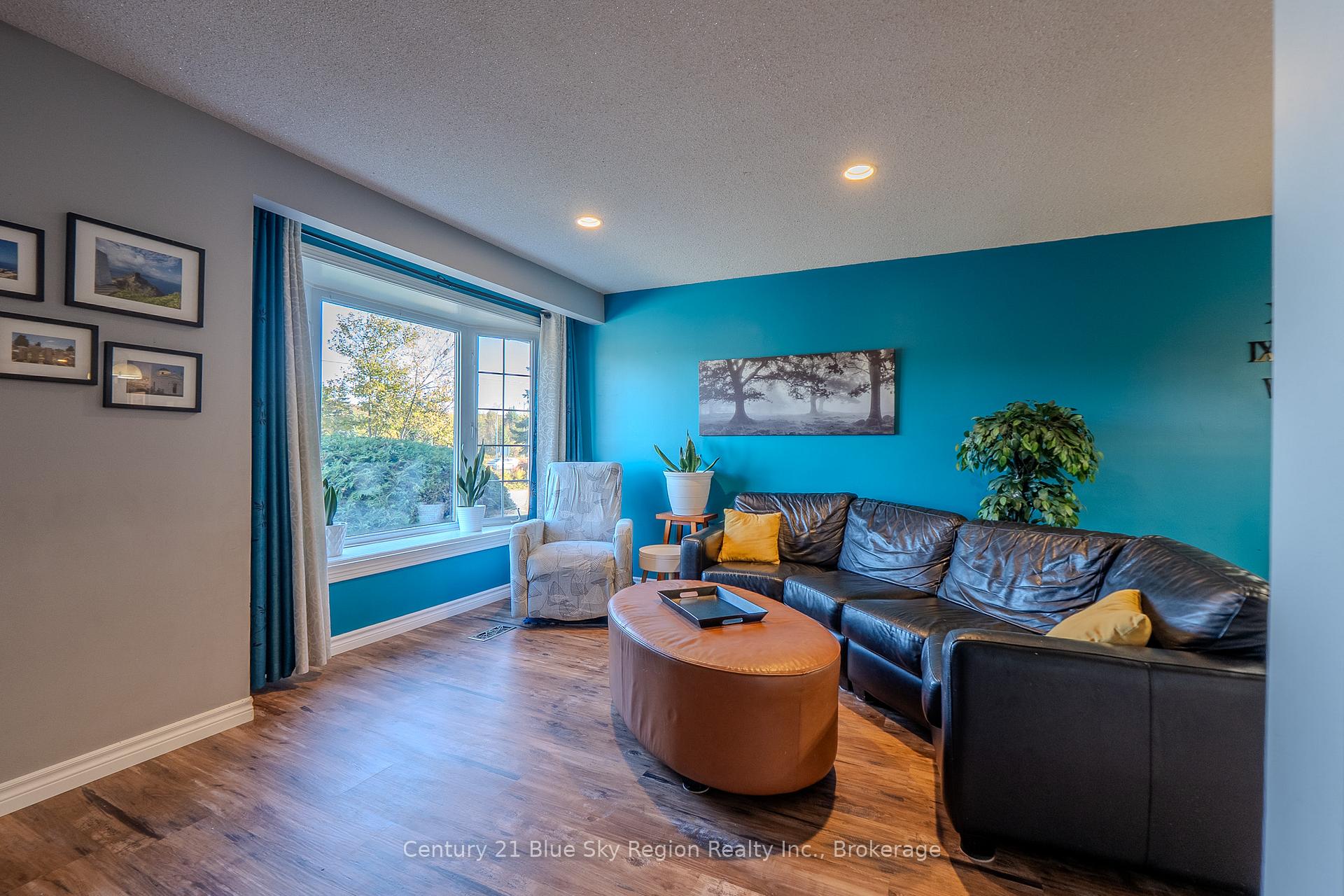 Photo 14 of 859 Tackaberry Drive, North Bay, West End — HOMEH