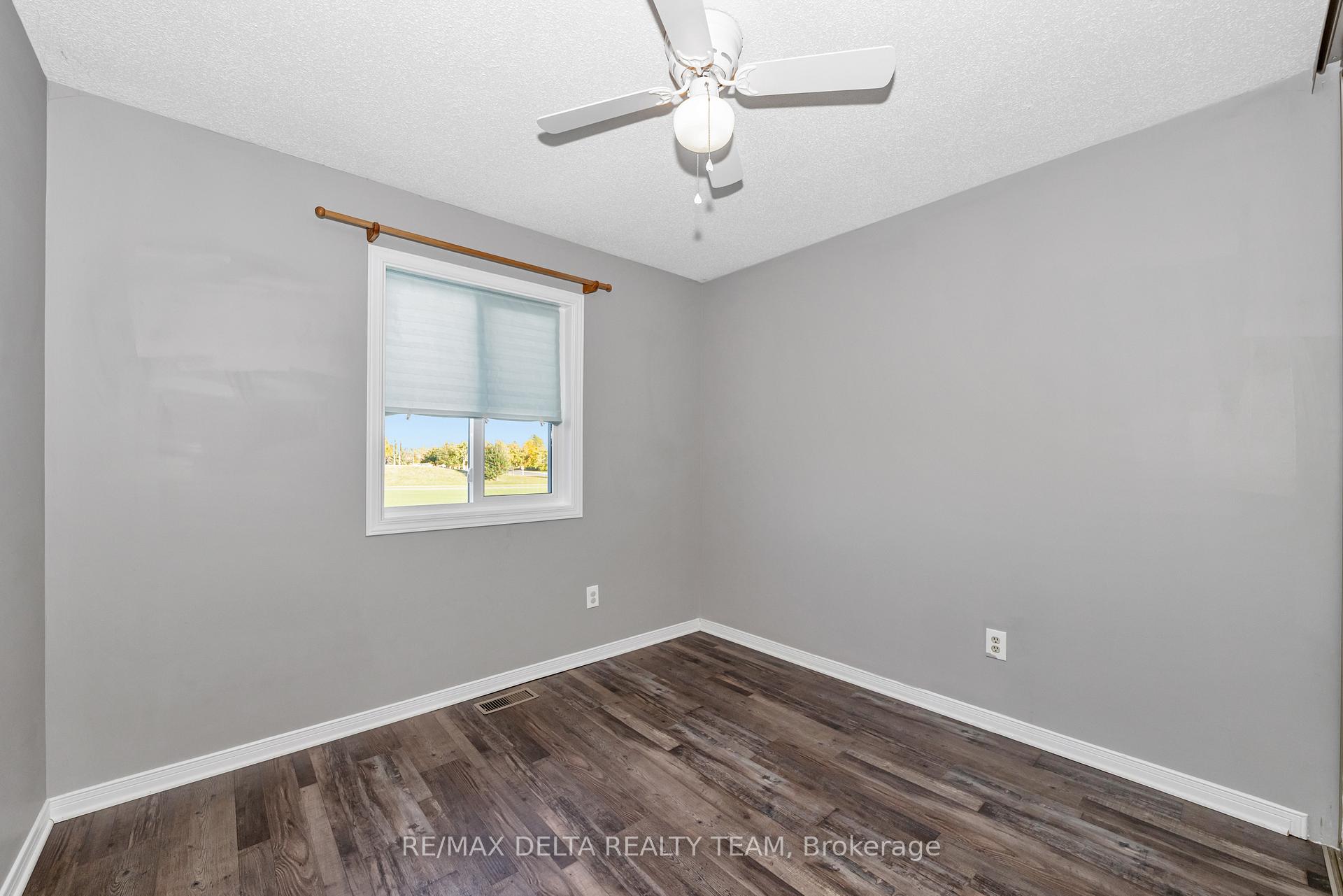 Photo 19 of 1423 Caravel Crescent, Ottawa, Bilberry Creek/Queenswood Heights — HOMEH