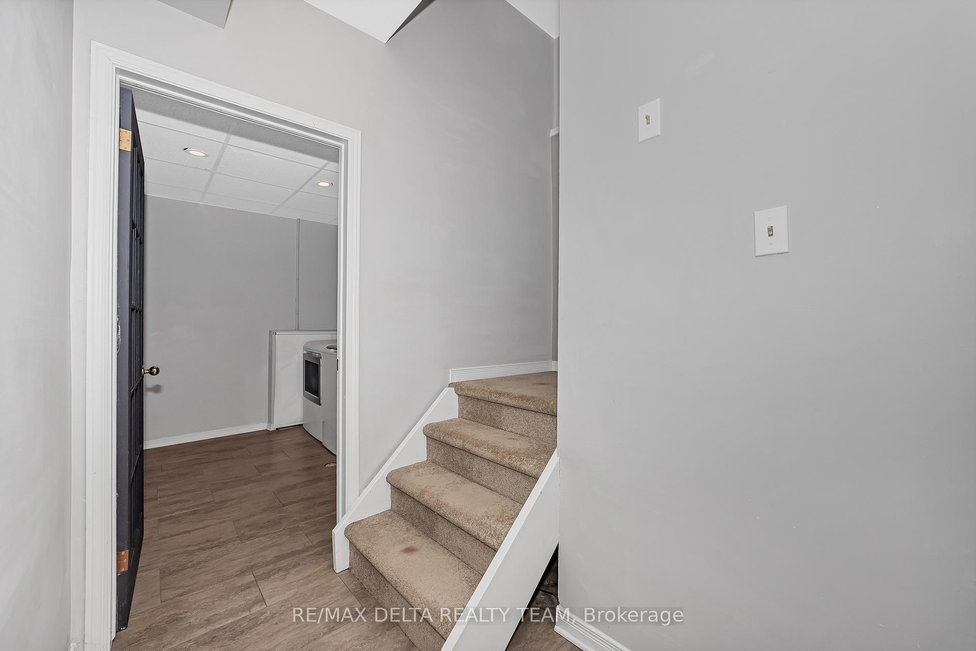 Photo 23 of 1423 Caravel Crescent, Ottawa, Bilberry Creek/Queenswood Heights — HOMEH