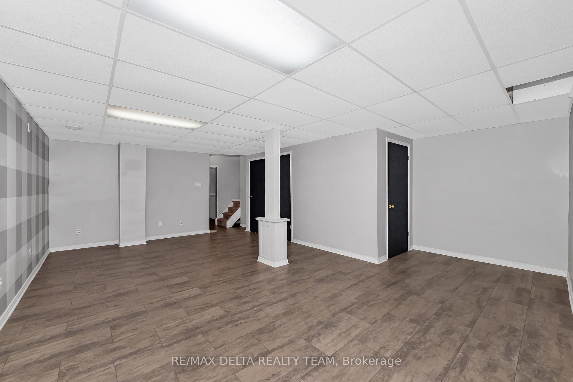 Photo 24 of 1423 Caravel Crescent, Ottawa, Bilberry Creek/Queenswood Heights — HOMEH