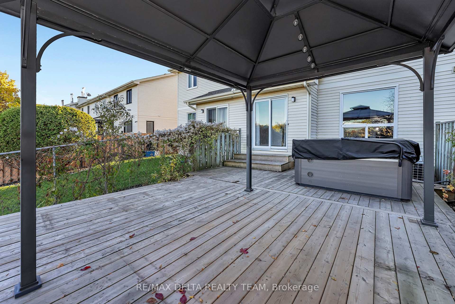 Photo 29 of 1423 Caravel Crescent, Ottawa, Bilberry Creek/Queenswood Heights — HOMEH