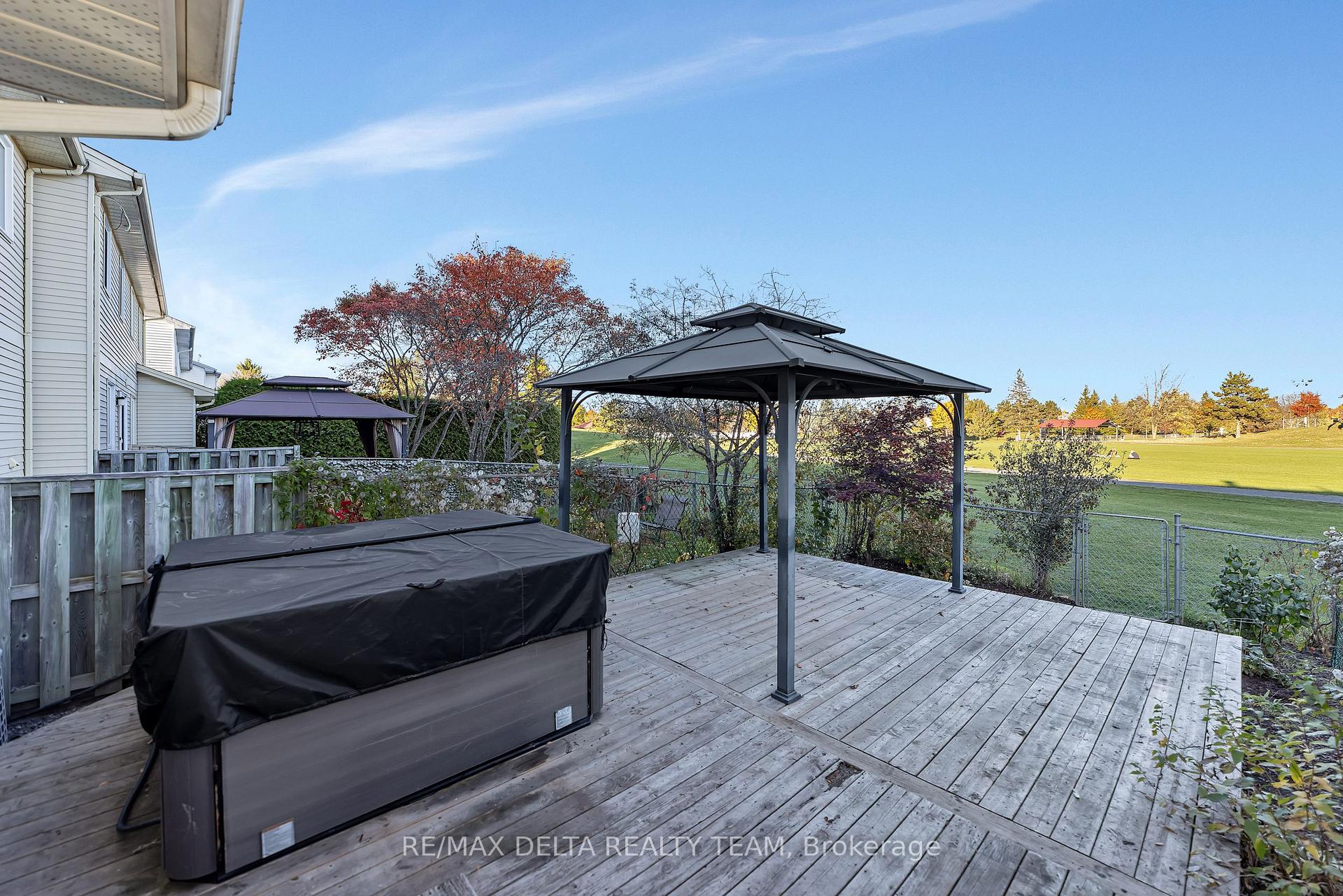 Photo 34 of 1423 Caravel Crescent, Ottawa, Bilberry Creek/Queenswood Heights — HOMEH