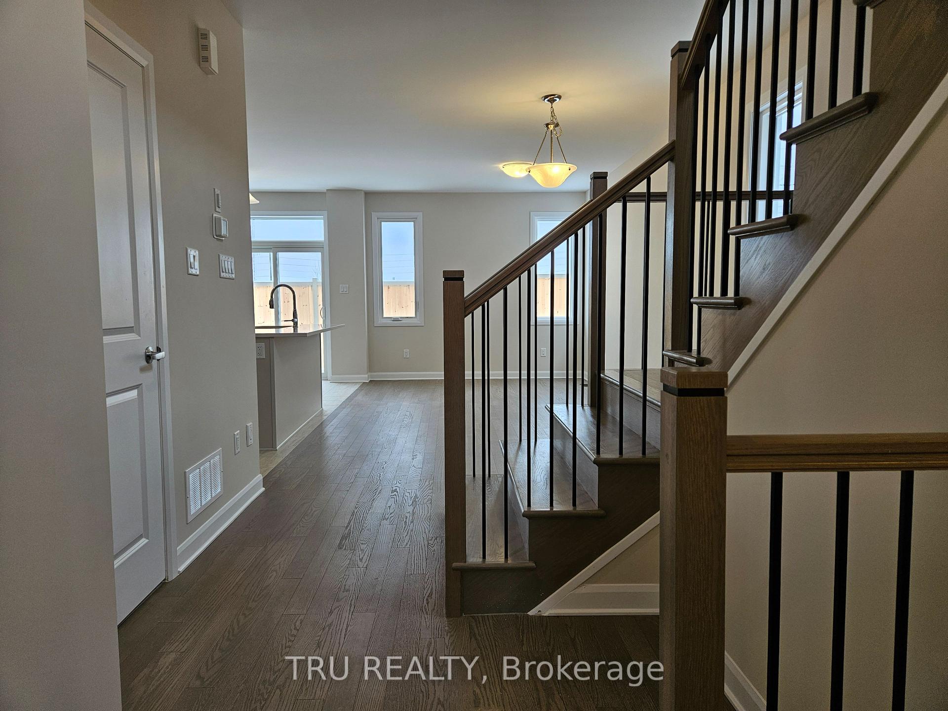 Photo 4 of 379 Establish Avenue, Ottawa, Avalon West — HOMEH
