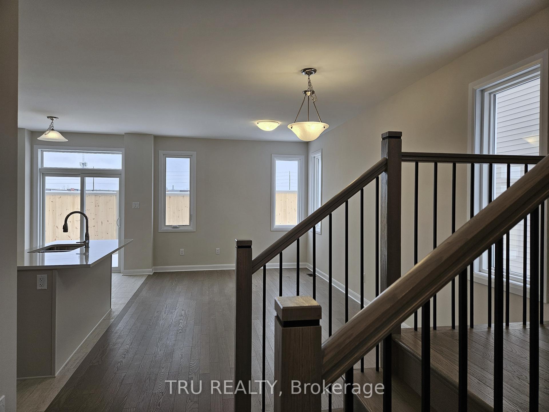 Photo 5 of 379 Establish Avenue, Ottawa, Avalon West — HOMEH