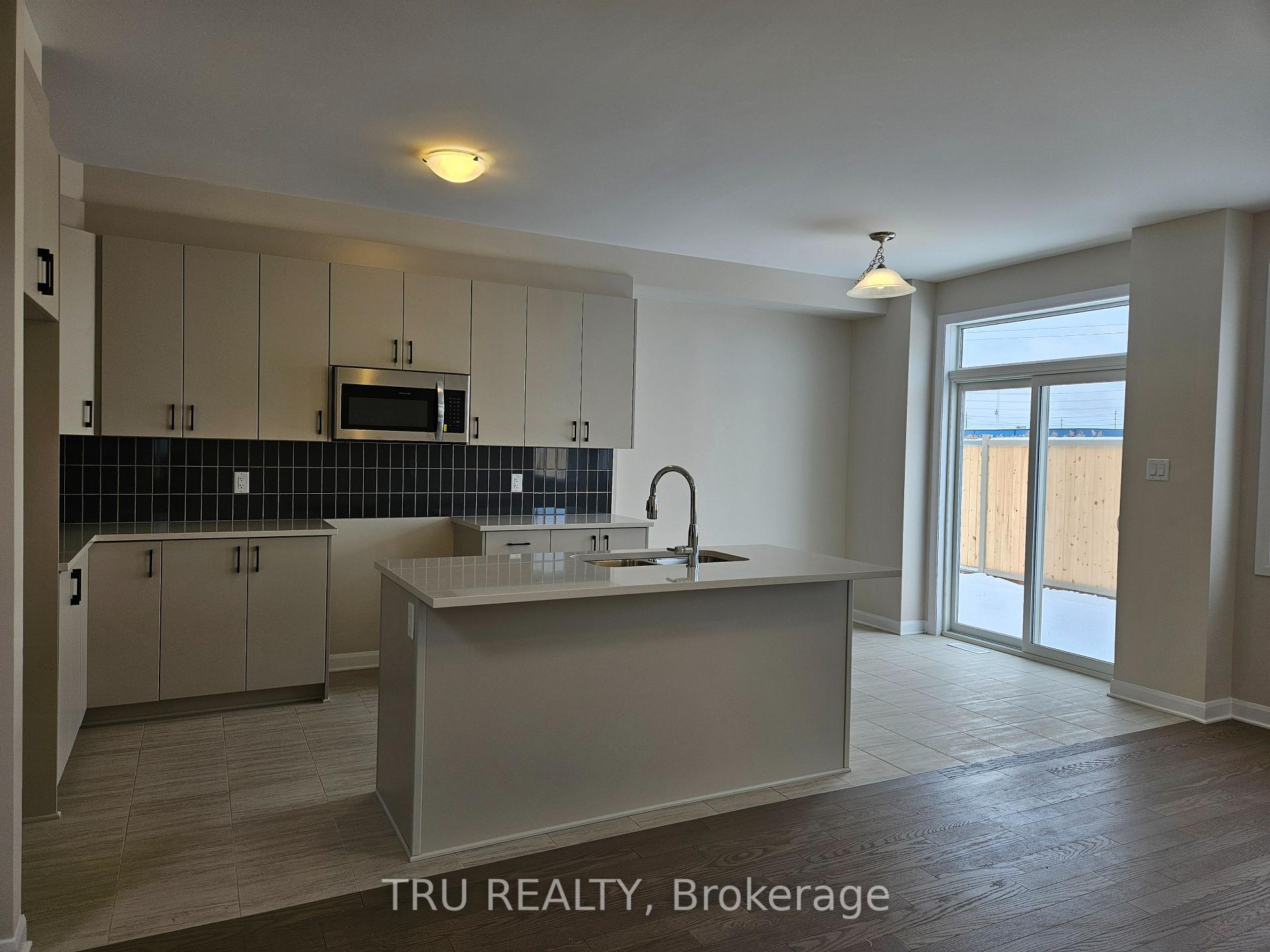 Photo 7 of 379 Establish Avenue, Ottawa, Avalon West — HOMEH