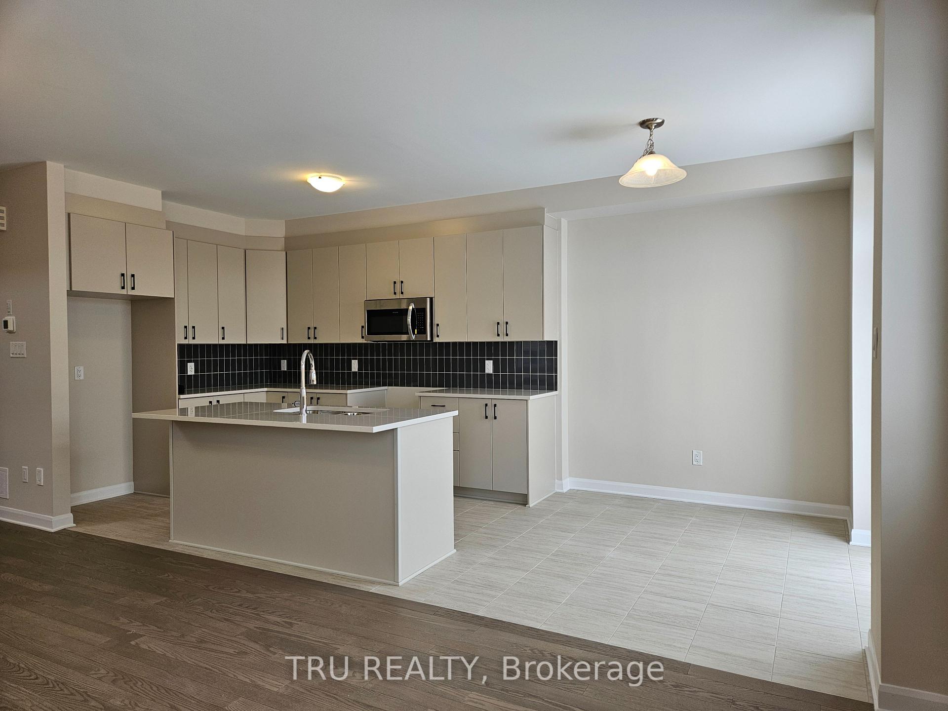 Photo 9 of 379 Establish Avenue, Ottawa, Avalon West — HOMEH