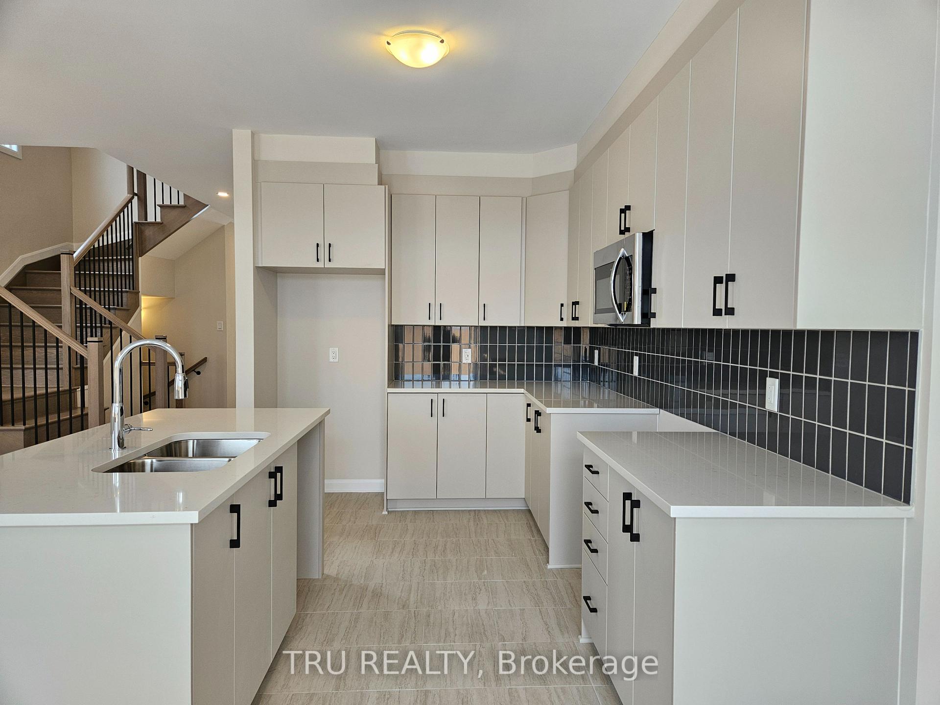 Photo 11 of 379 Establish Avenue, Ottawa, Avalon West — HOMEH
