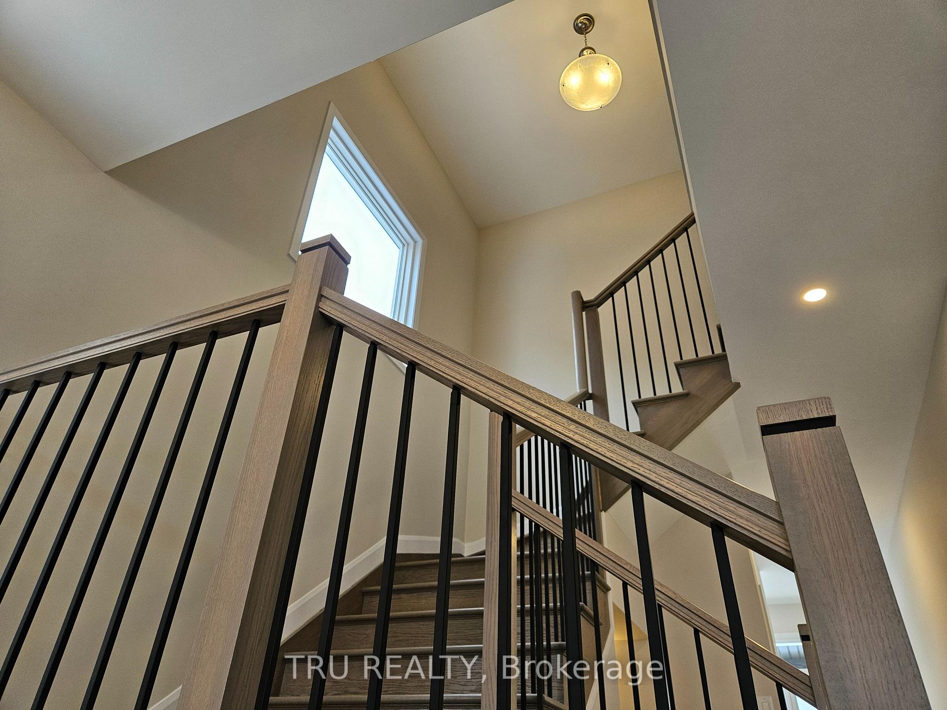 Photo 14 of 379 Establish Avenue, Ottawa, Avalon West — HOMEH