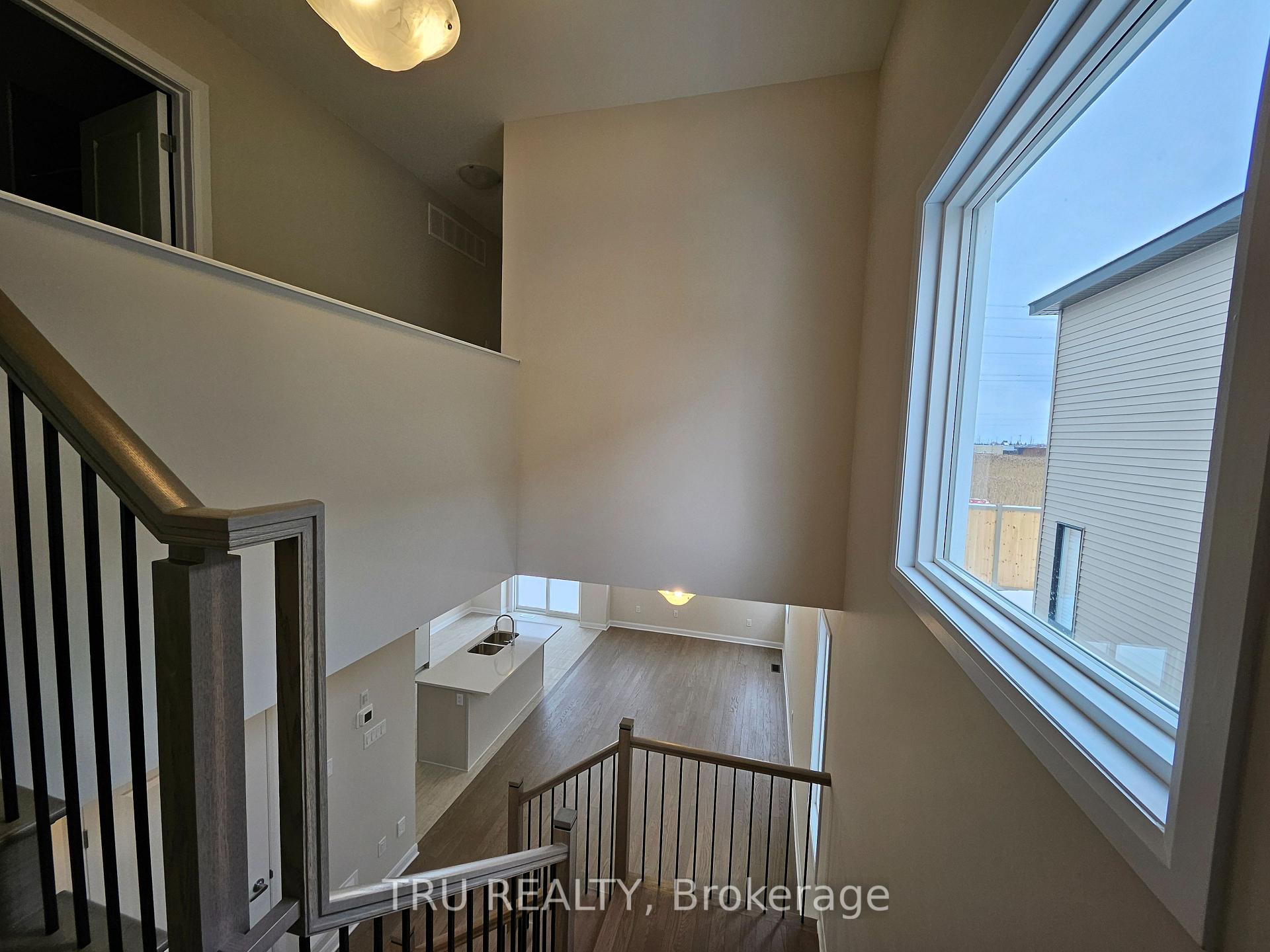 Photo 17 of 379 Establish Avenue, Ottawa, Avalon West — HOMEH