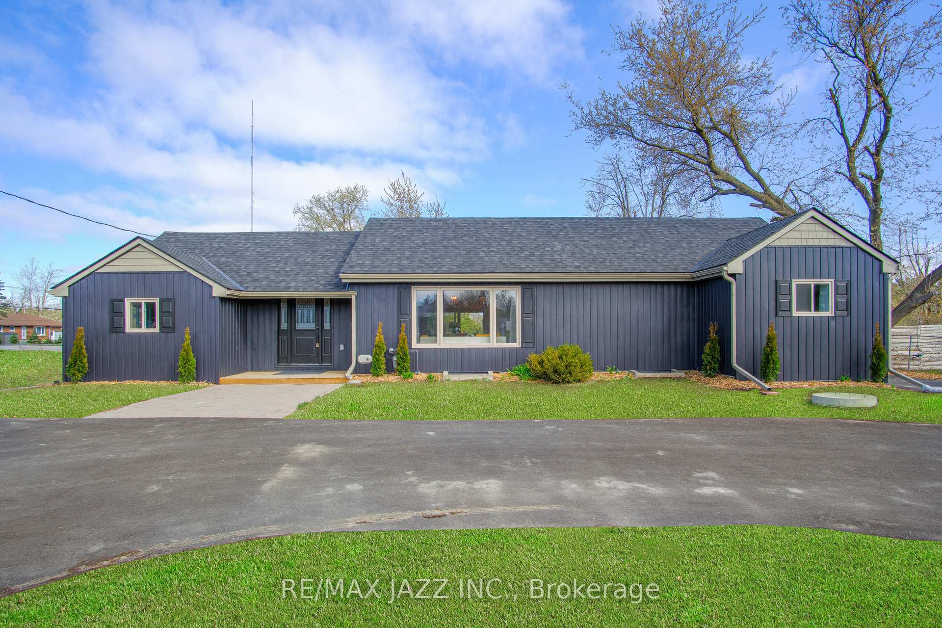 Front of 4 County Rd 4