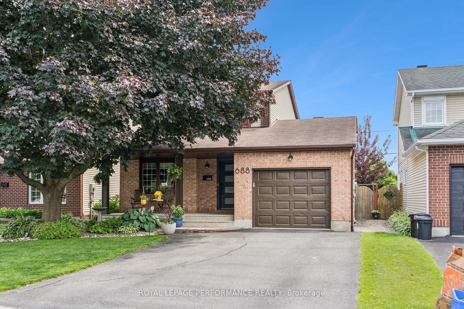 Photo 1 of 688 Thicket Way, Ottawa, Fallingbrook/Gardenway South — HOMEH