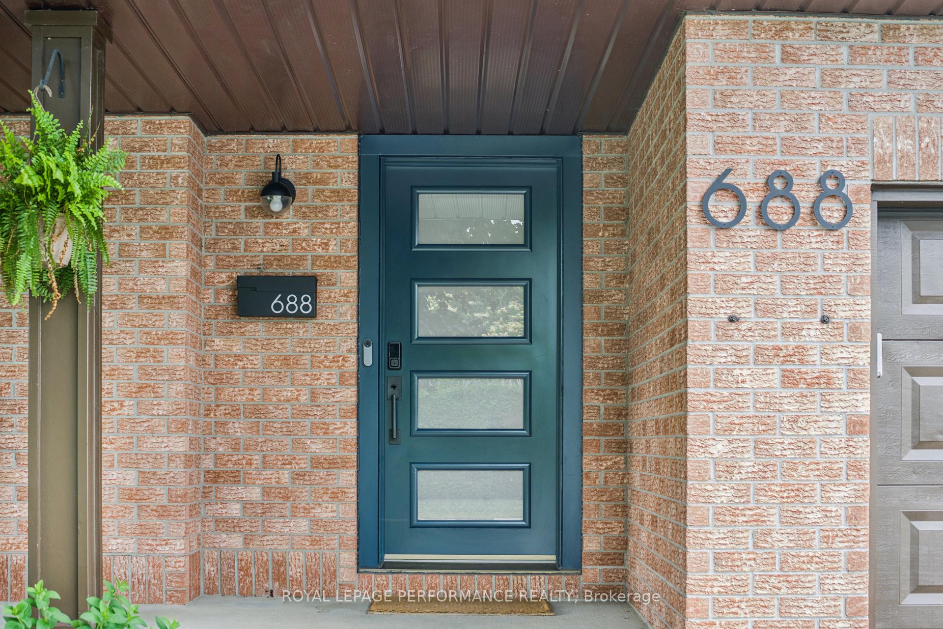 Photo 2 of 688 Thicket Way, Ottawa, Fallingbrook/Gardenway South — HOMEH