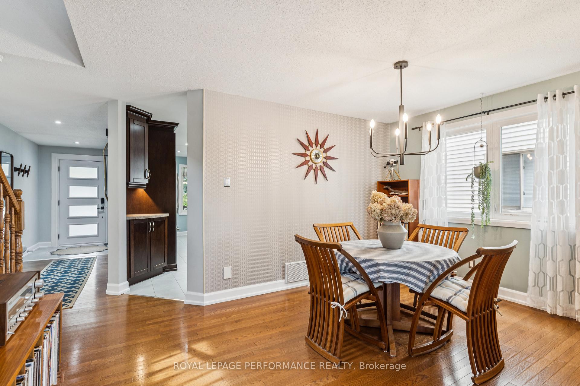 Photo 6 of 688 Thicket Way, Ottawa, Fallingbrook/Gardenway South — HOMEH