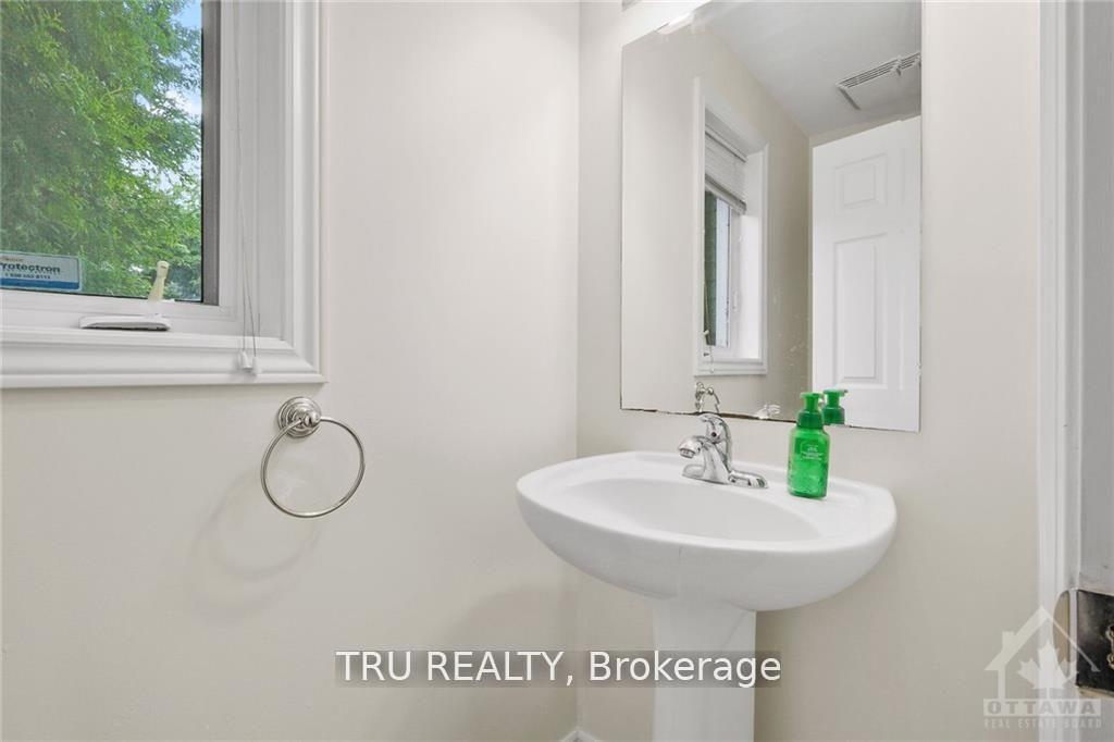 Photo 4 of 700 Whaley Ridge, Ottawa, Avalon East — HOMEH