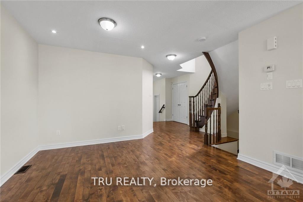 Photo 7 of 700 Whaley Ridge, Ottawa, Avalon East — HOMEH