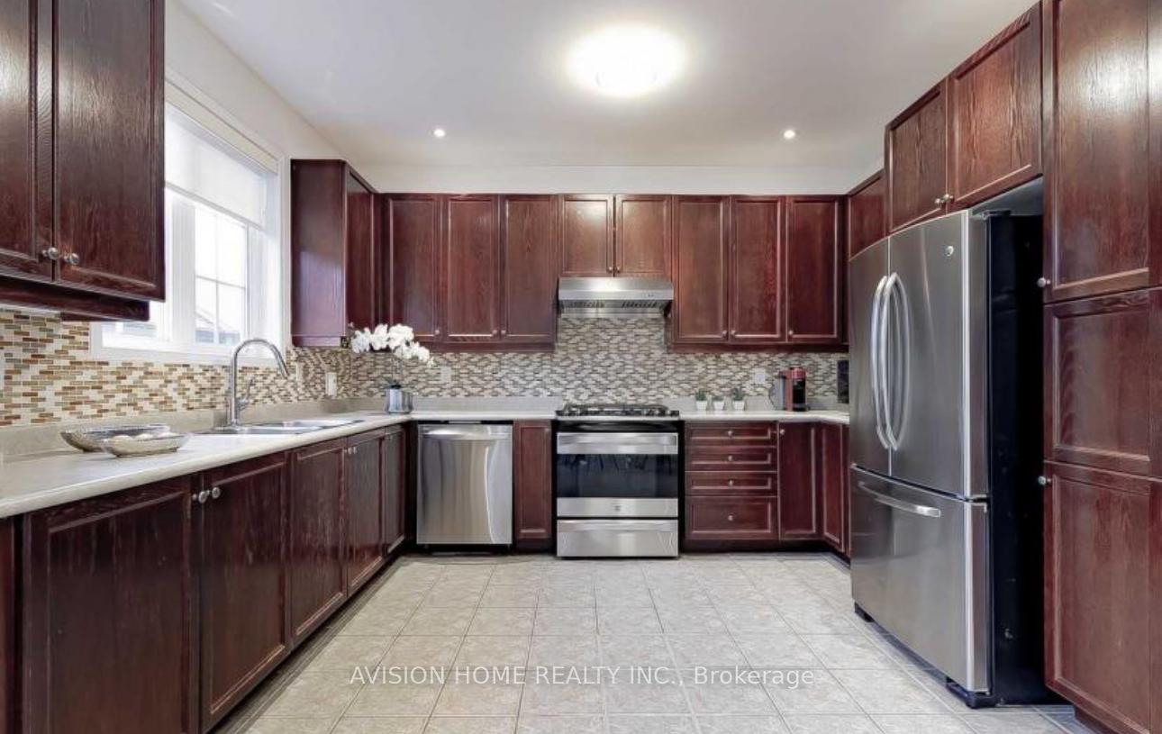 Photo 2 of 18 Evaridge Drive, Markham, Cornell — HOMEH