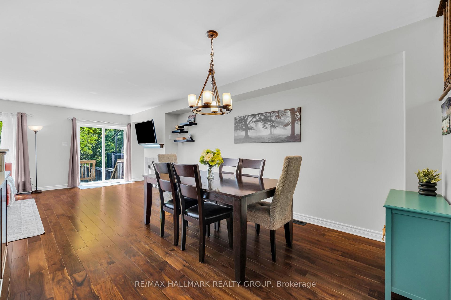 Photo 8 of 154 Parkrose Private, Ottawa, Chatelaine Village — HOMEH