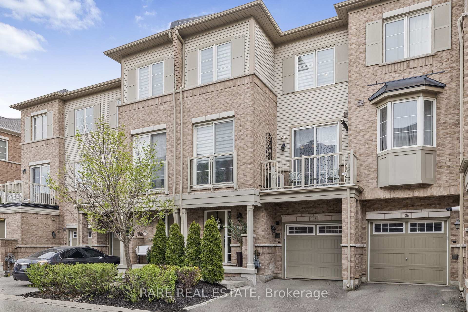 Front of Unit 107, 165 Hampshire Way