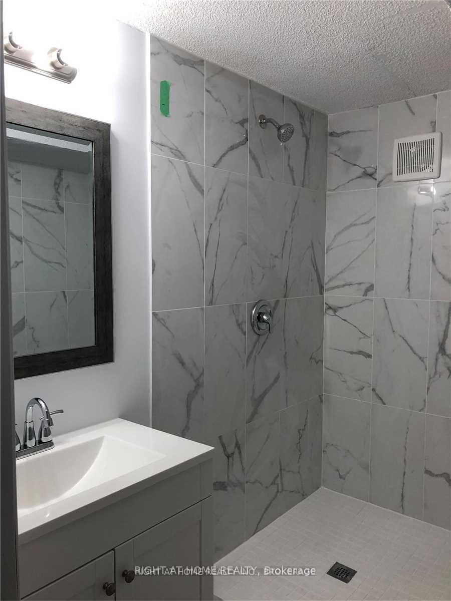 Photo 1 of 174 Carlton Road, Markham, Unionville — HOMEH