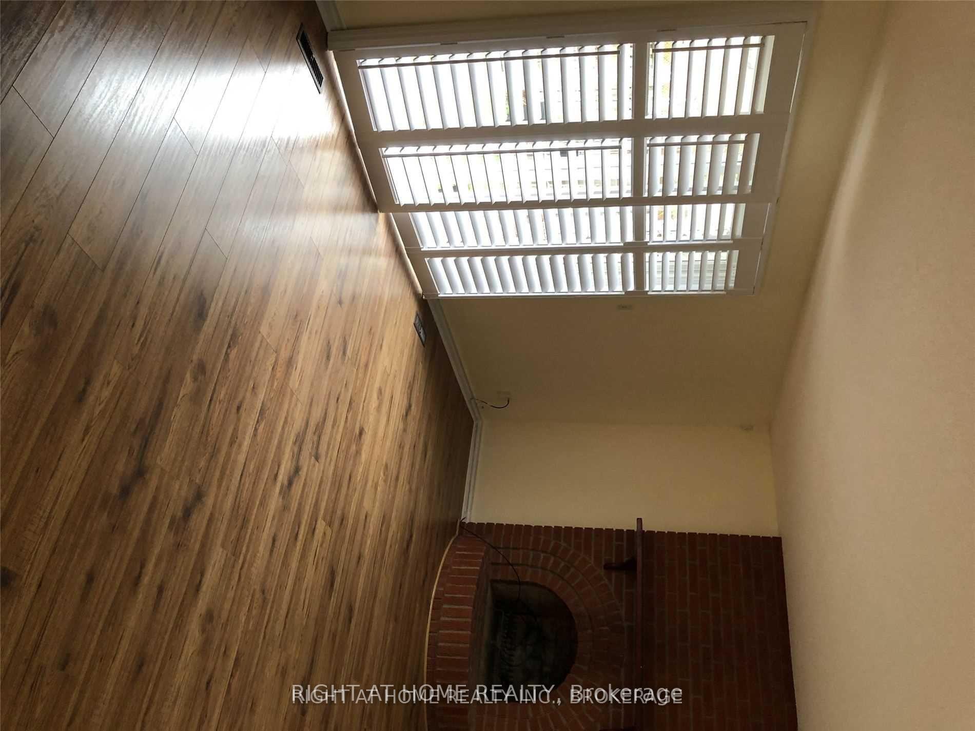 Photo 10 of 174 Carlton Road, Markham, Unionville — HOMEH