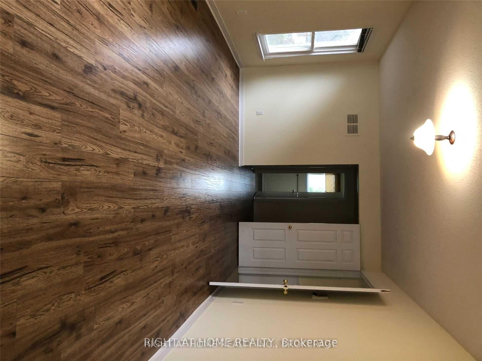Photo 20 of 174 Carlton Road, Markham, Unionville — HOMEH