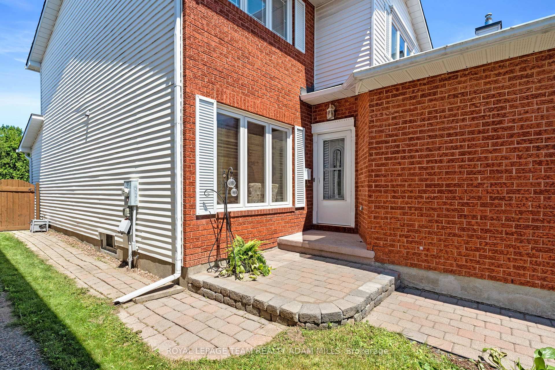 Photo 4 of 607 Tourelle Drive, Ottawa, Fallingbrook/Gardenway South — HOMEH