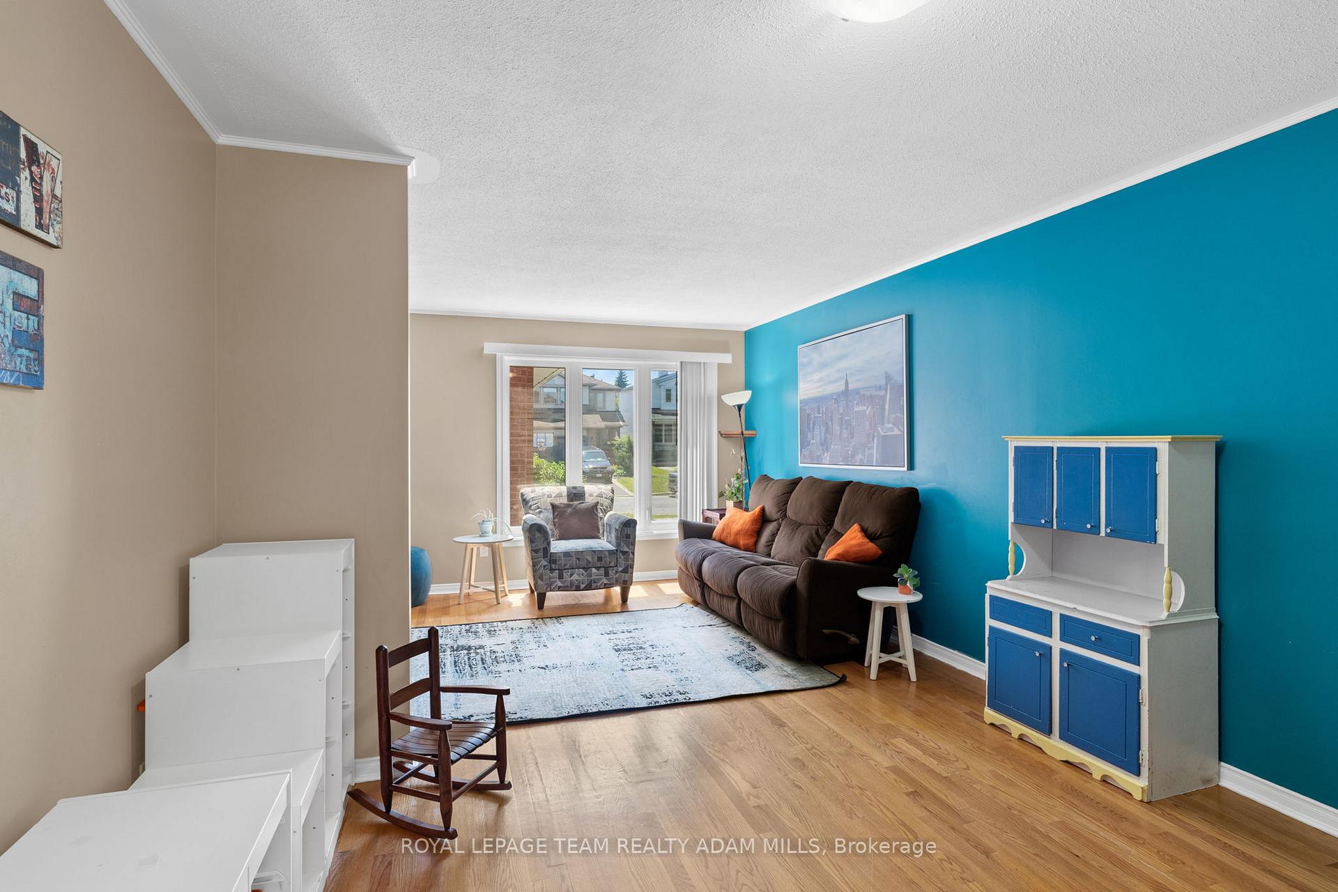 Photo 10 of 607 Tourelle Drive, Ottawa, Fallingbrook/Gardenway South — HOMEH
