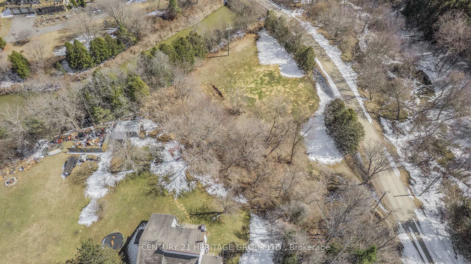 Photo 2 of 4343 Train Street, New Tecumseth, Rural New Tecumseth — HOMEH
