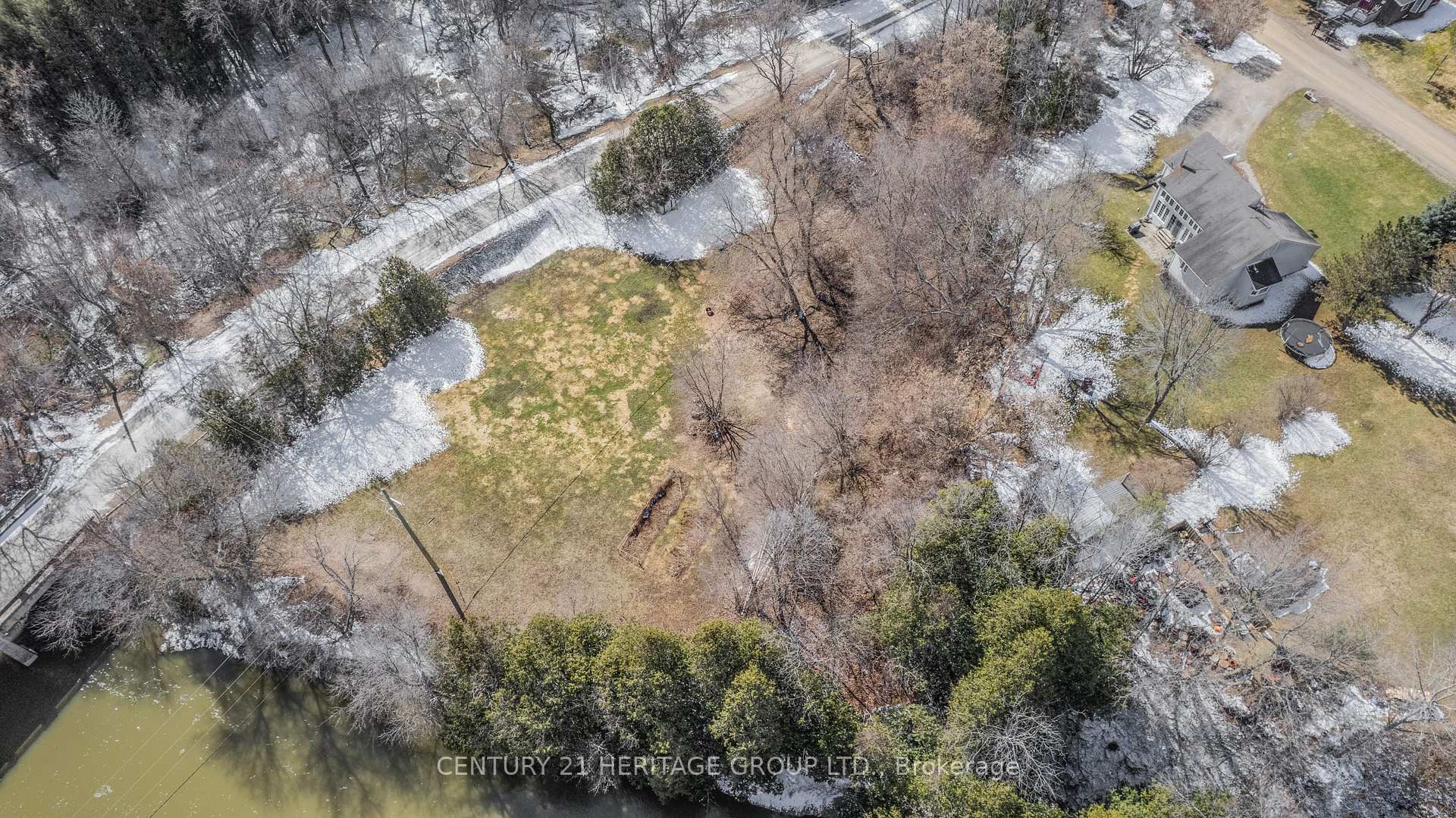 Photo 3 of 4343 Train Street, New Tecumseth, Rural New Tecumseth — HOMEH