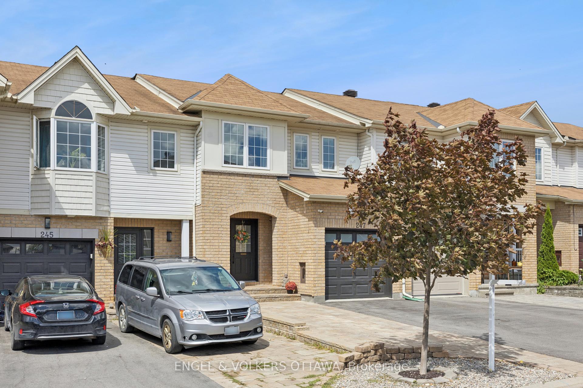 Photo 4 of 247 Rolling Meadow Crescent, Ottawa, Mer Bleue/Bradley Estates/Anderson Park — HOMEH