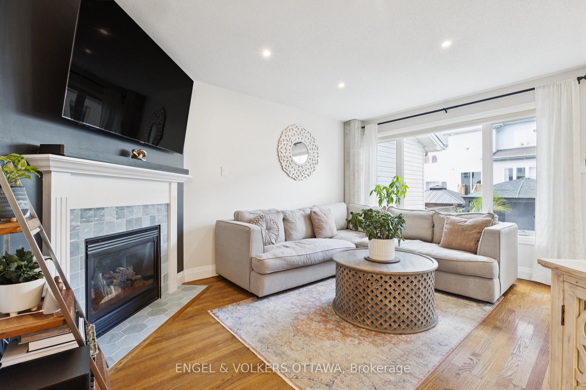 Photo 11 of 247 Rolling Meadow Crescent, Ottawa, Mer Bleue/Bradley Estates/Anderson Park — HOMEH