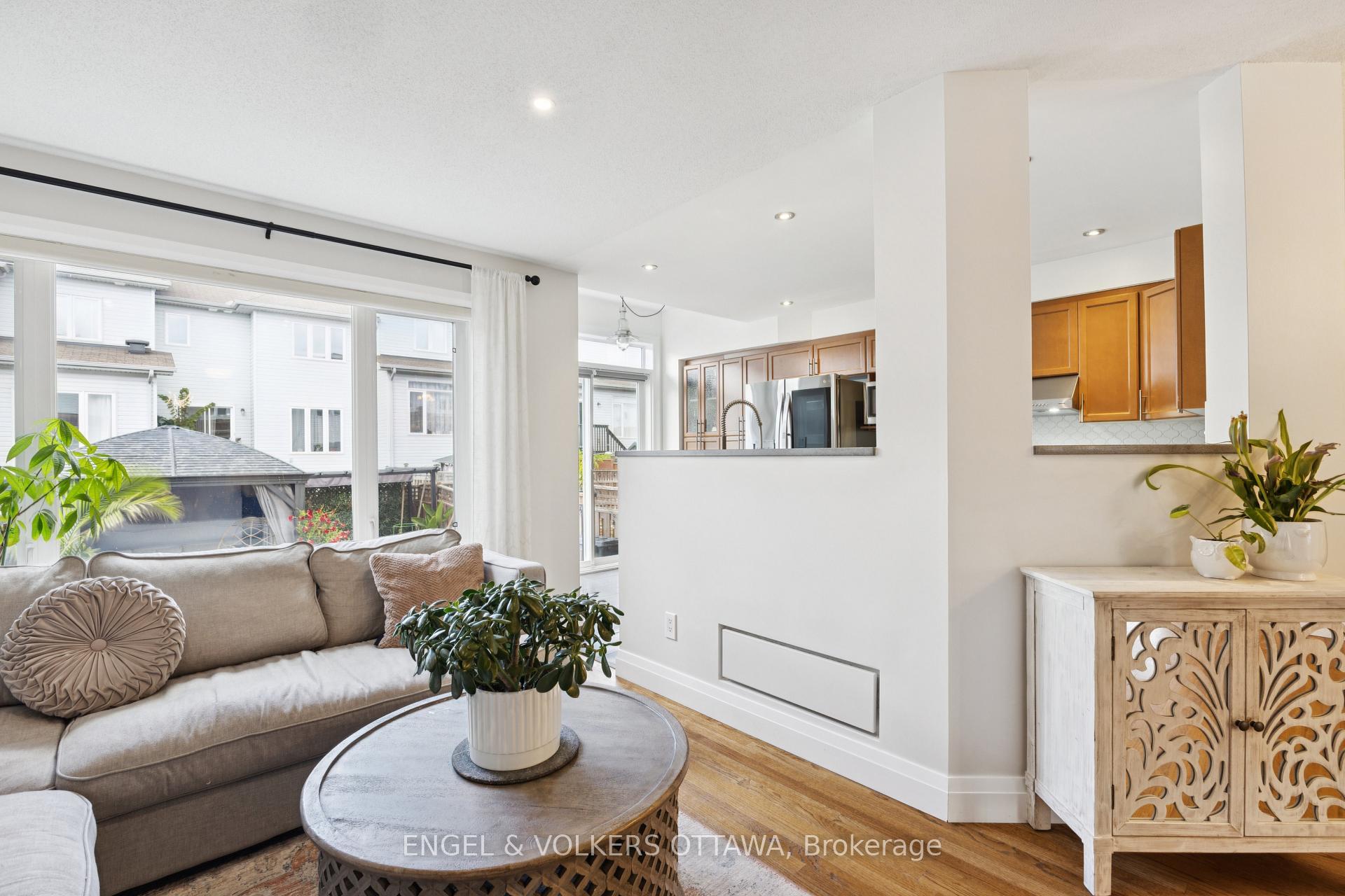 Photo 14 of 247 Rolling Meadow Crescent, Ottawa, Mer Bleue/Bradley Estates/Anderson Park — HOMEH