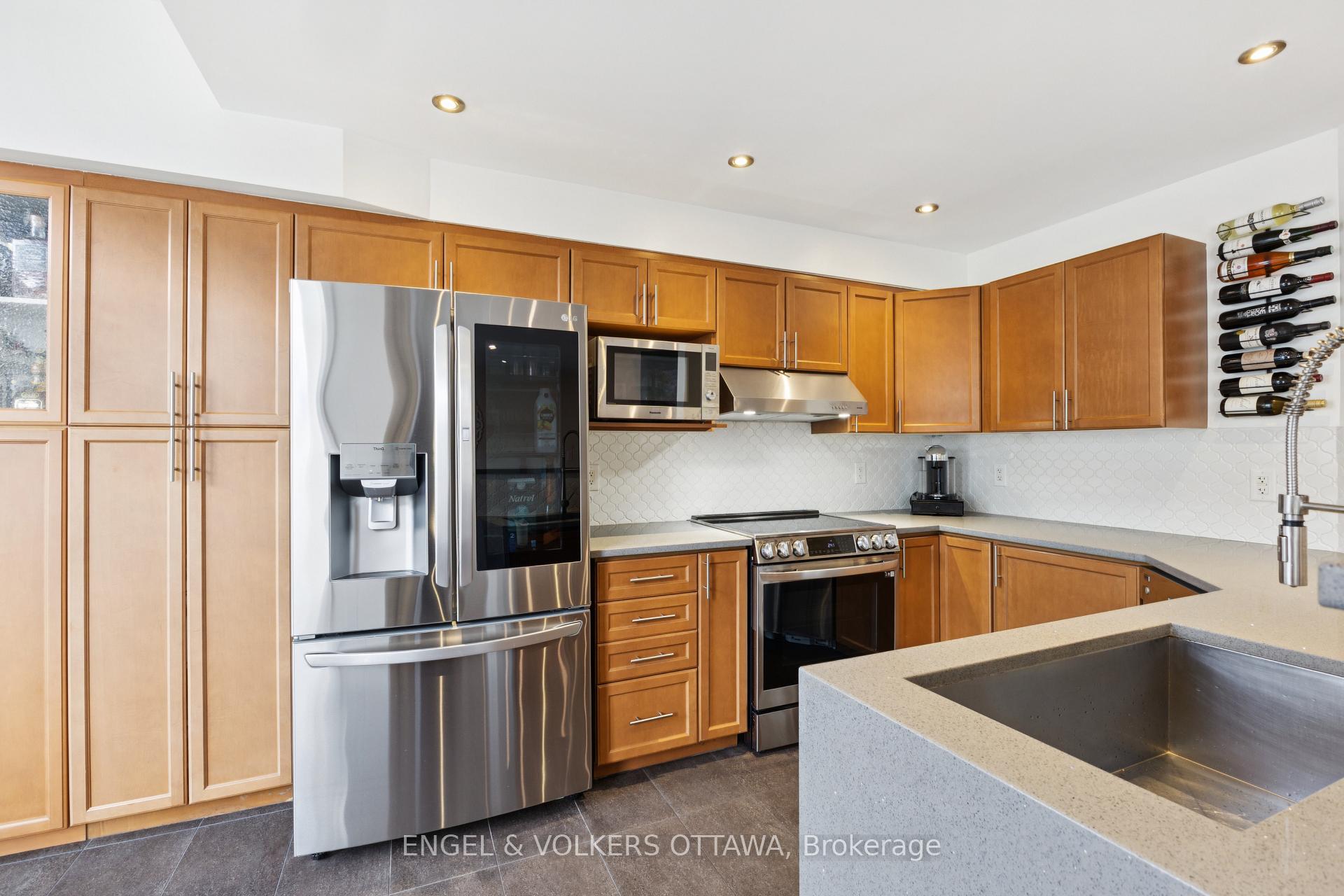 Photo 15 of 247 Rolling Meadow Crescent, Ottawa, Mer Bleue/Bradley Estates/Anderson Park — HOMEH