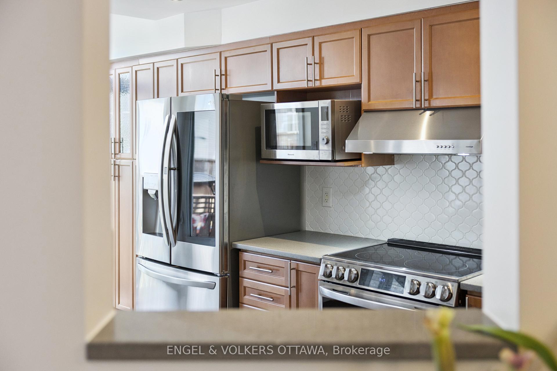 Photo 17 of 247 Rolling Meadow Crescent, Ottawa, Mer Bleue/Bradley Estates/Anderson Park — HOMEH