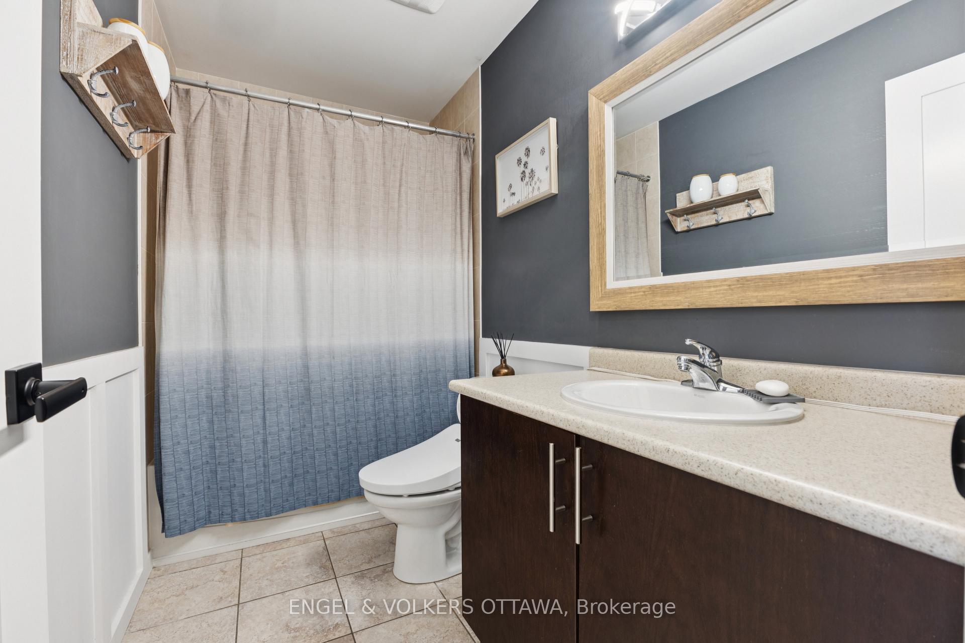 Photo 33 of 247 Rolling Meadow Crescent, Ottawa, Mer Bleue/Bradley Estates/Anderson Park — HOMEH