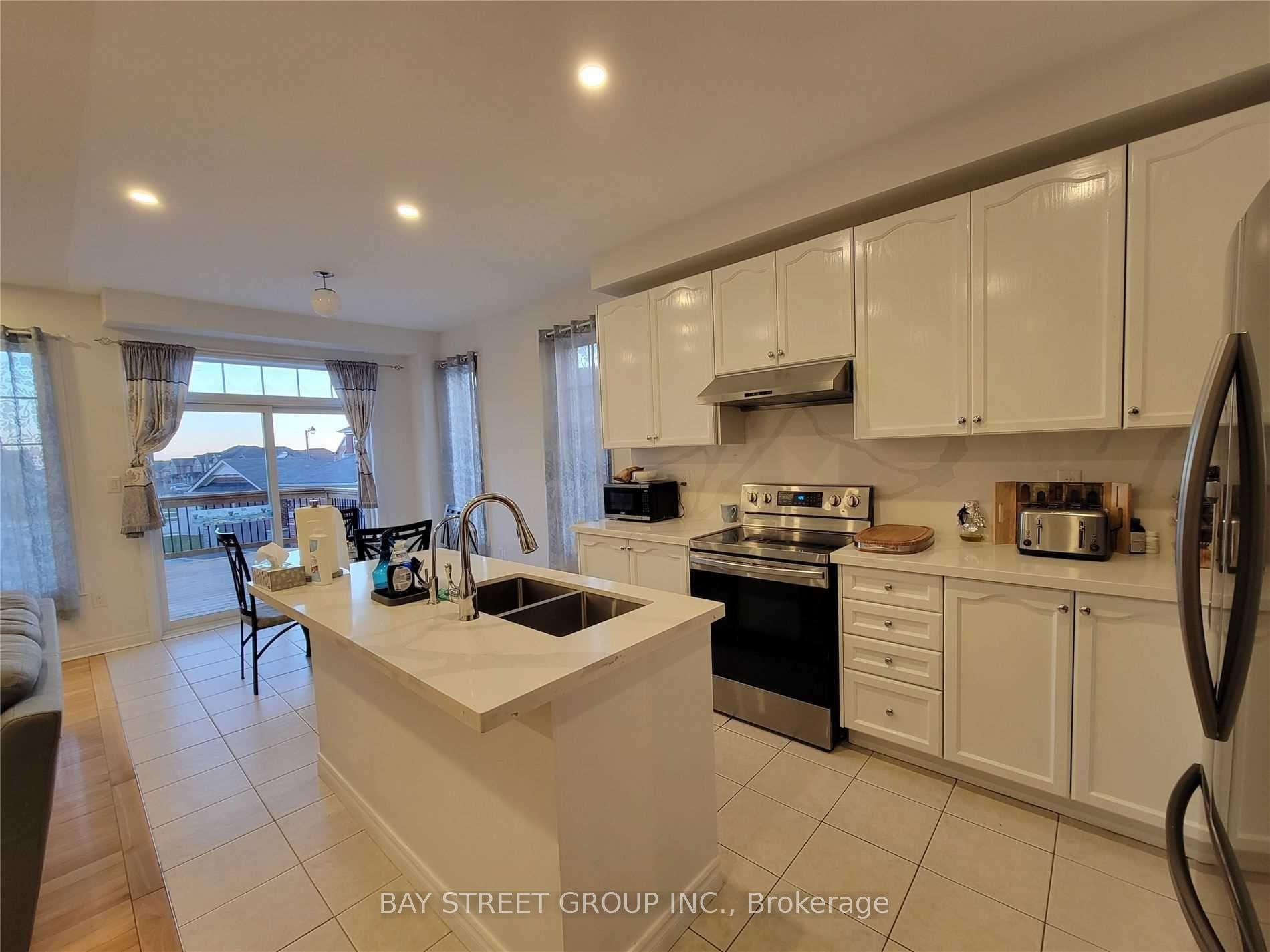 Photo 3 of 39 Foshan Avenue, Markham, Berczy — HOMEH