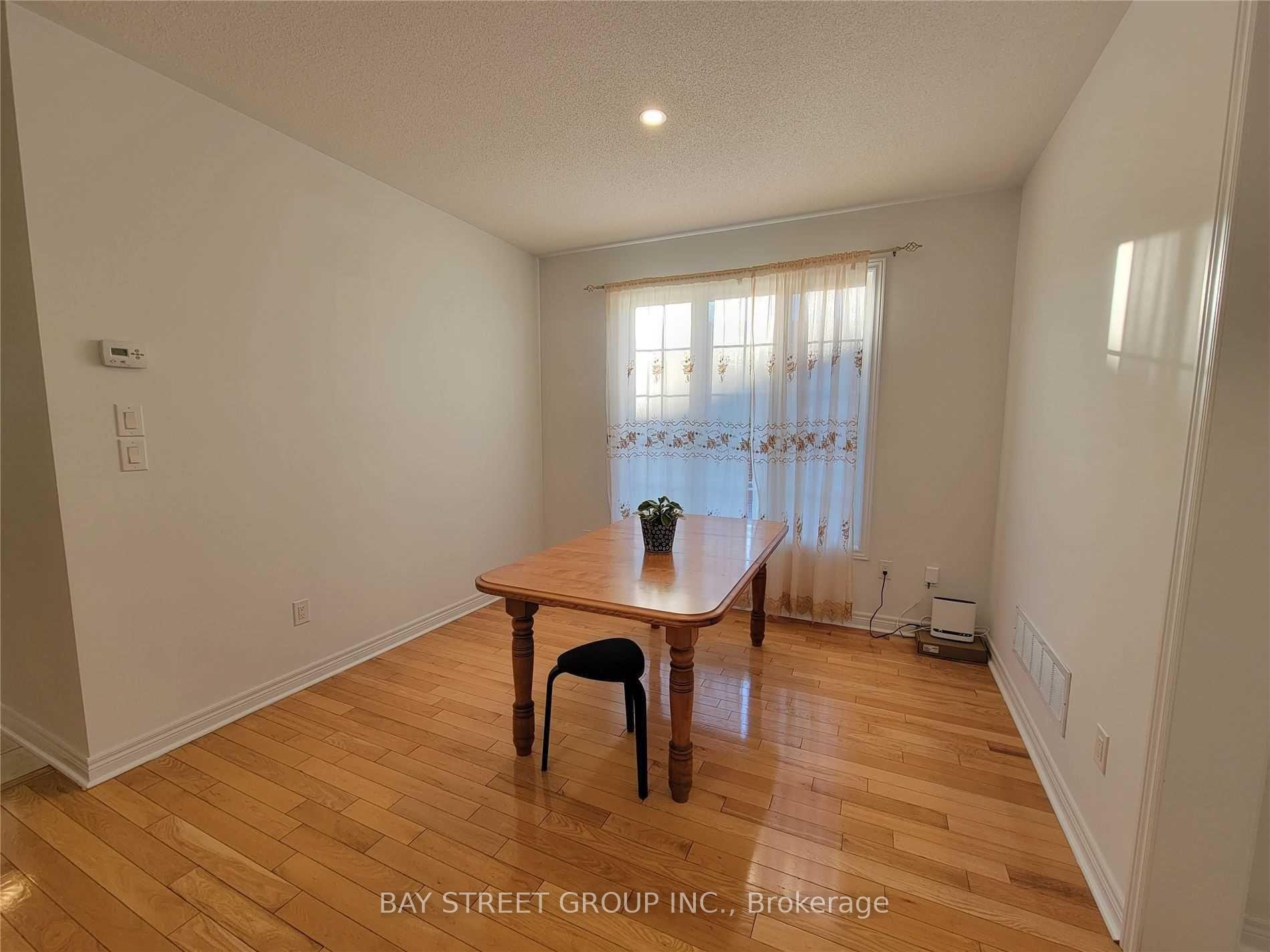 Photo 9 of 39 Foshan Avenue, Markham, Berczy — HOMEH