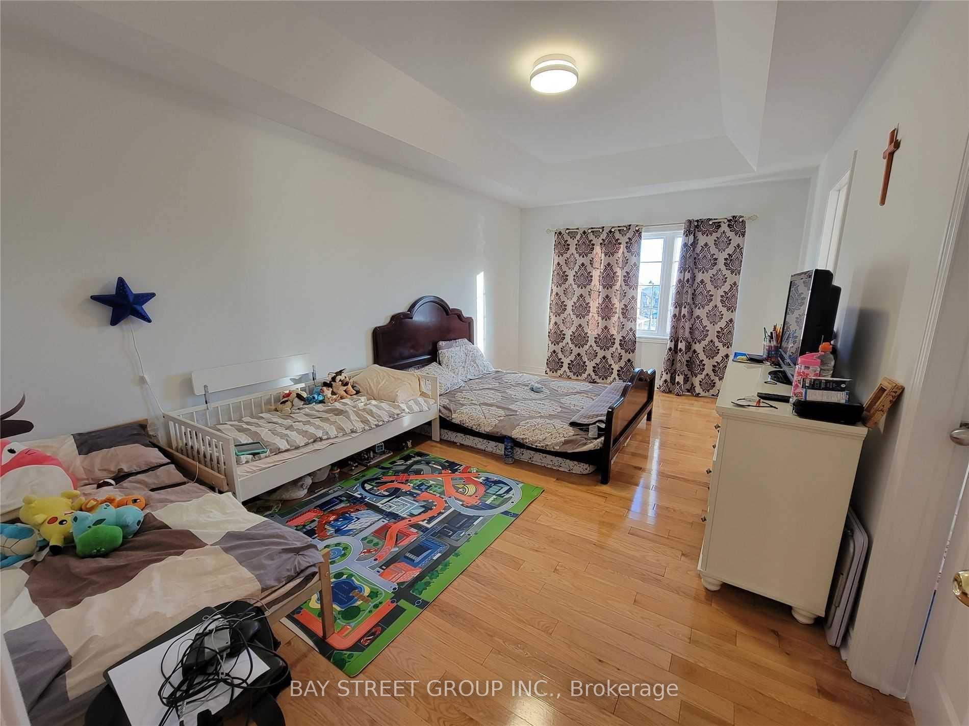 Photo 13 of 39 Foshan Avenue, Markham, Berczy — HOMEH